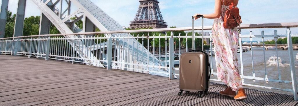 32130398 921571744694953 4086952937408954368 N