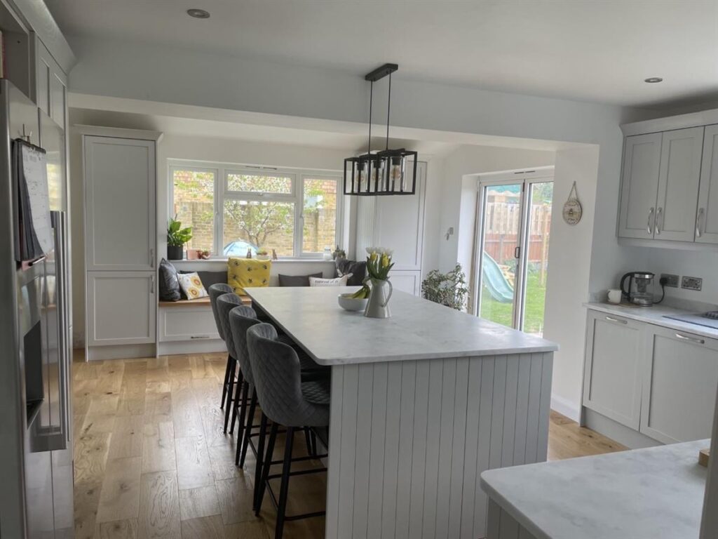 413874594 773182718176422 7574547465218311861 N