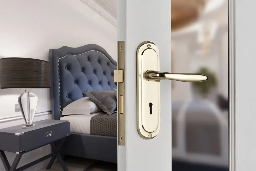 8072h Mocho Lever Lock Door Handle Solid Brass Close