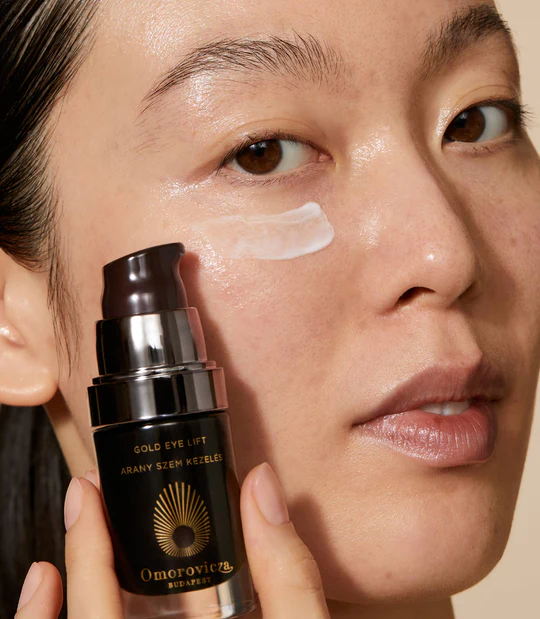 Gold Eye Lift Model 2040x2340px