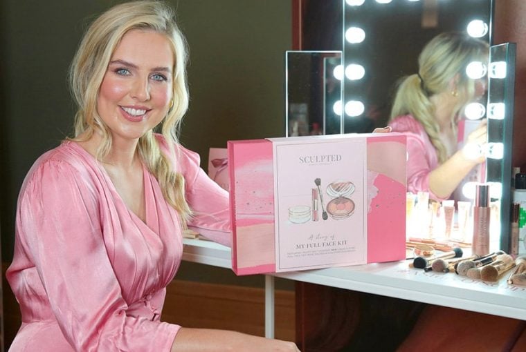 Sculpted by aimee christmas 1