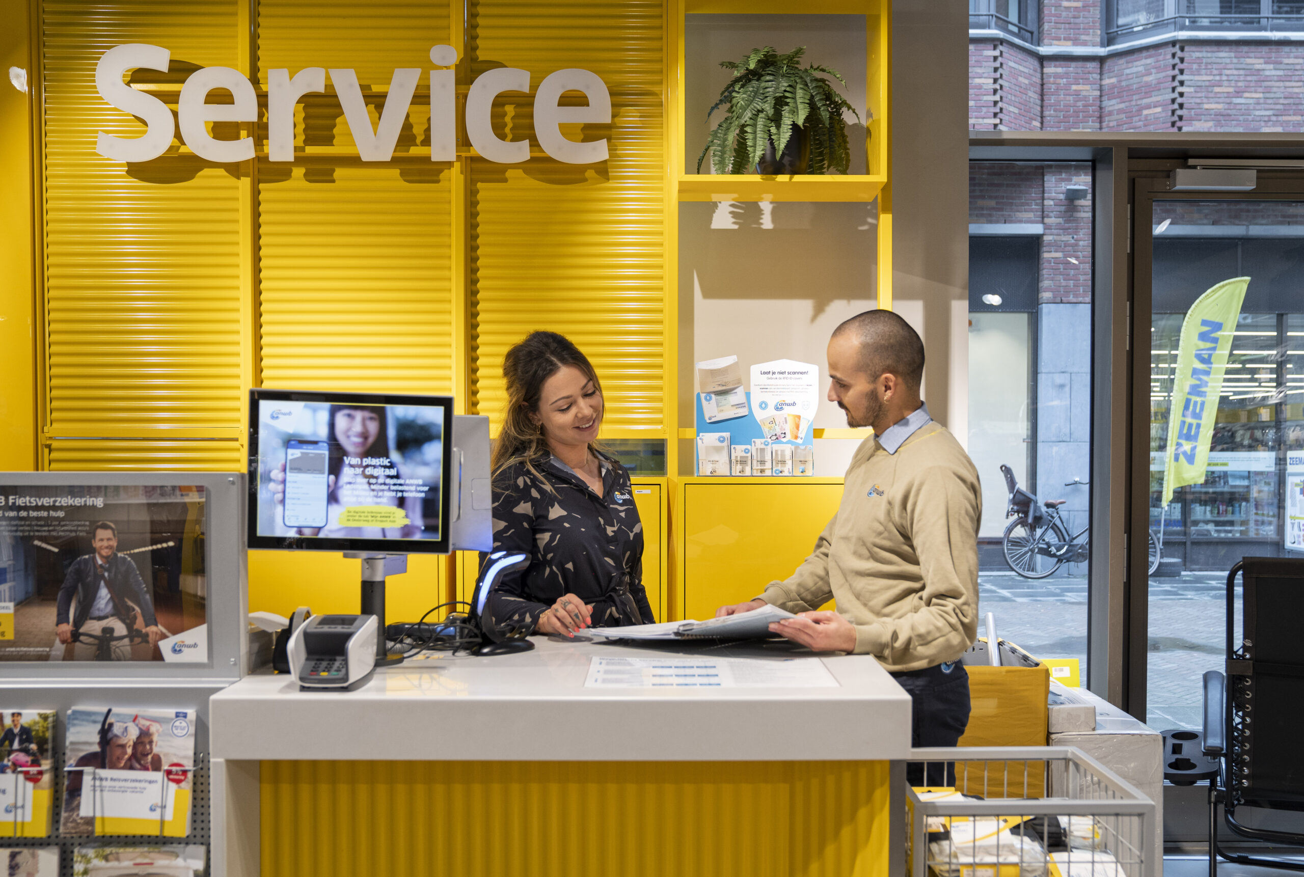 Anwb Fotografie Voor Leermodule Nieuwe Medewerkers Anwb Winkel, Anwb Retail