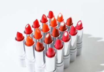 In the ever-evolving world of beauty, staying ahead of trends can be a challenge. Enter BEAUTY BAY, a leading online retailer that has positioned itself as the go-to destination for beauty enthusiasts seeking the latest and greatest in cosmetics, skincare, and haircare. With a diverse range of products from both established and emerging brands, BEAUTY BAY is revolutionizing the way consumers access beauty innovations.