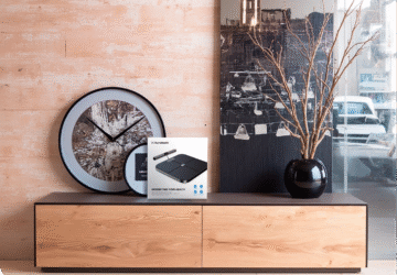 As we move further into the age of personalized health, the need for data-driven solutions to optimize well-being has never been greater. Enter Hume Health, a pioneering brand that is transforming how we approach wellness with its groundbreaking products—the Hume Longevity Band and the Body Pod. These two innovative devices offer users the power to track and understand their health like never before, providing insights that allow them to take control of their fitness, aging, and overall wellness. In this article, we explore how these cutting-edge products are shaping the future of health, helping individuals unlock their full potential, and offering a glimpse into the future of wellness.