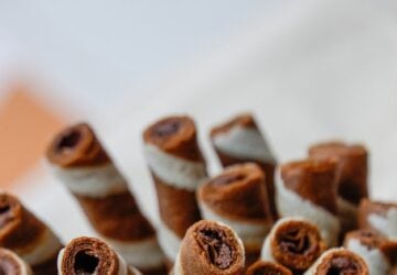 In the ever-evolving world of health and fitness, finding the perfect protein snack can be a challenge. With countless options available, it's crucial to choose one that not only supports your nutritional goals but also satisfies your taste buds. Enter Built Bar—a standout choice among protein bars that has captured the hearts of health-conscious foodies and fitness enthusiasts alike.